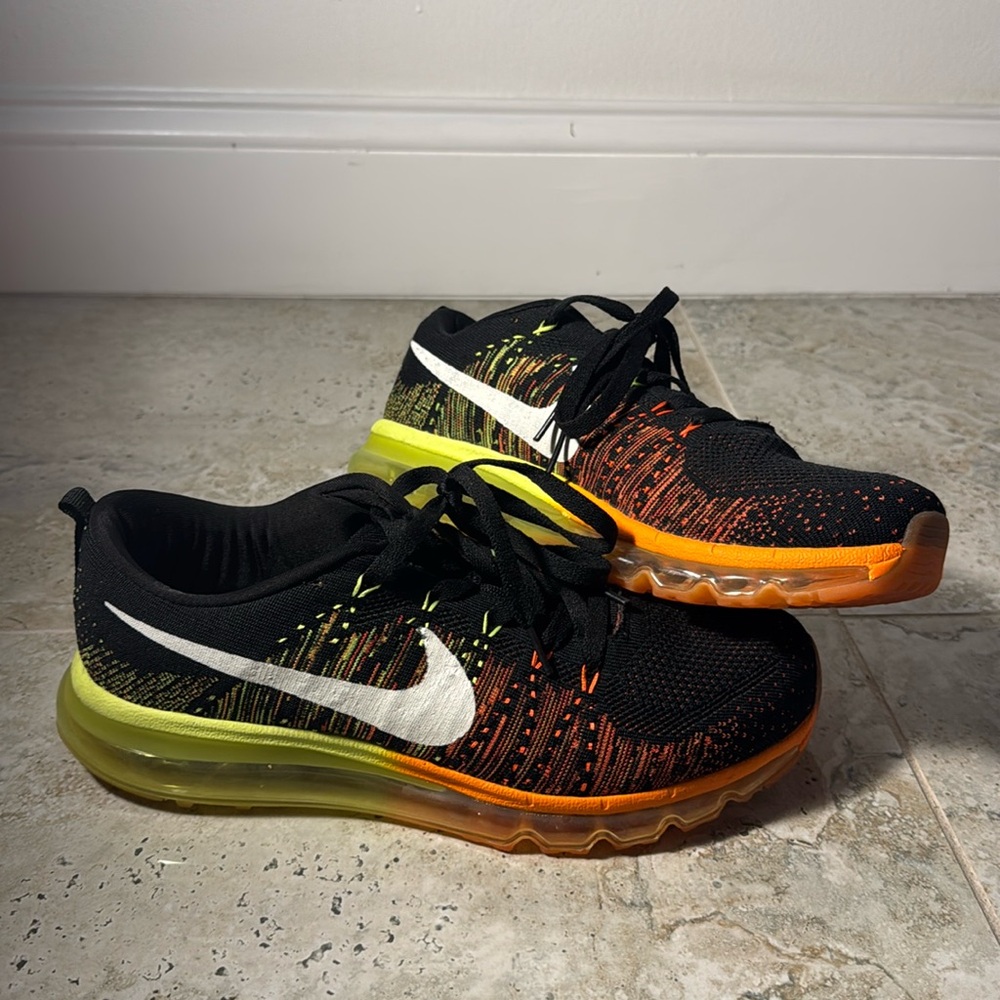 Men’s Nike Flyknit Max Black/Sail-Atomic Orange Volt Shoes
